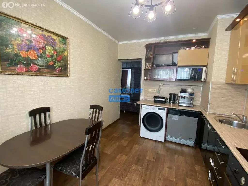 3-комнатная квартира: Бийск, улица Владимира Короленко, 24 (62.7 м) - Фото 1