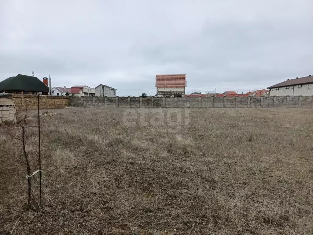 Участок в Крым, Евпатория городской округ, Заозерное пгт ул. ... - Фото 1