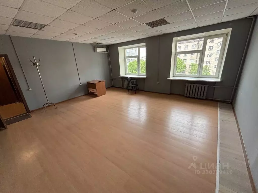 Офис в Тюменская область, Тюмень ул. Республики, 55 (32 м) - Фото 2