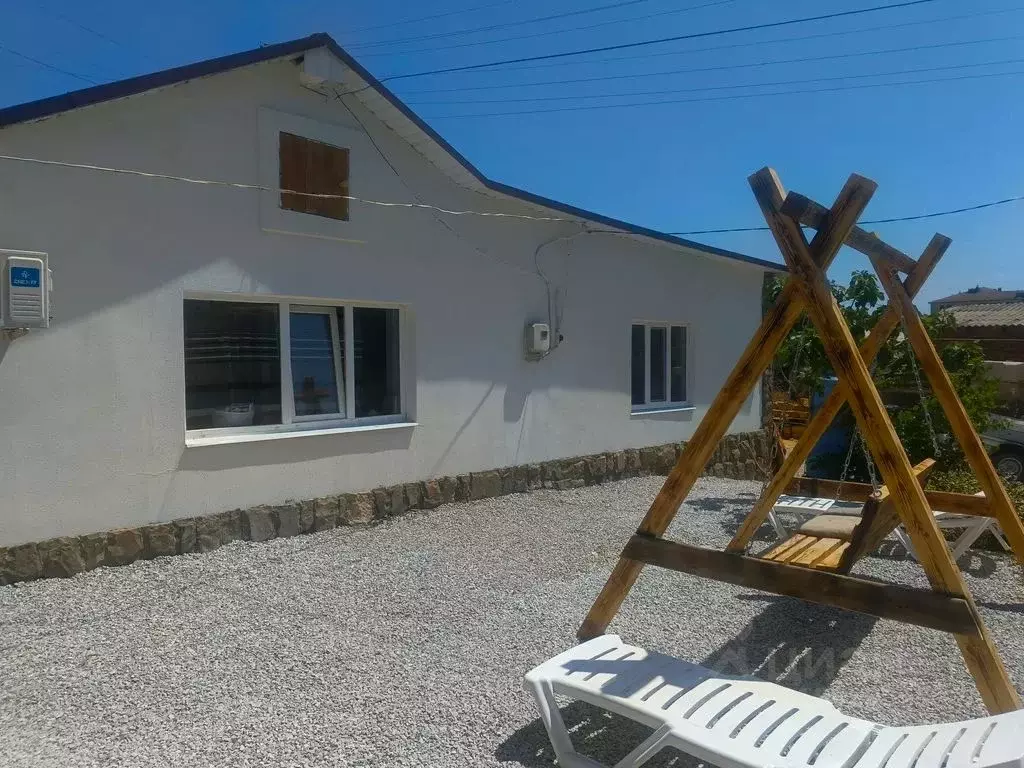 Дом в Крым, Судак ул. Майора Хвостова, 12 (100 м) - Фото 0