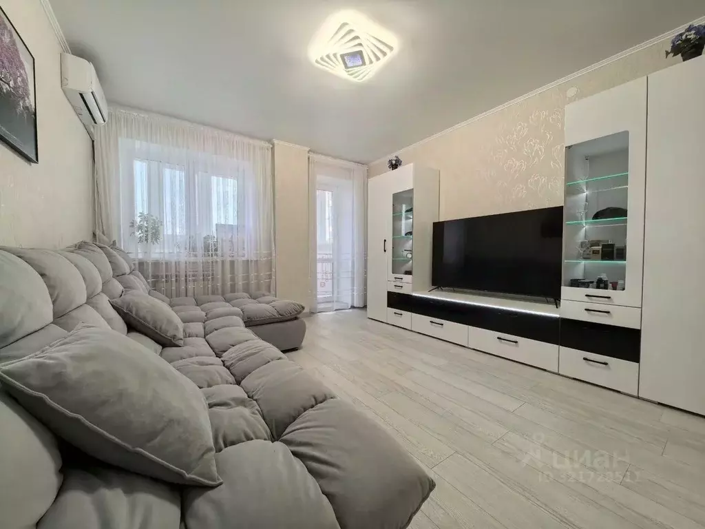 3-к кв. Омская область, Омск Пригородная ул., 27к2 (70.0 м) - Фото 0