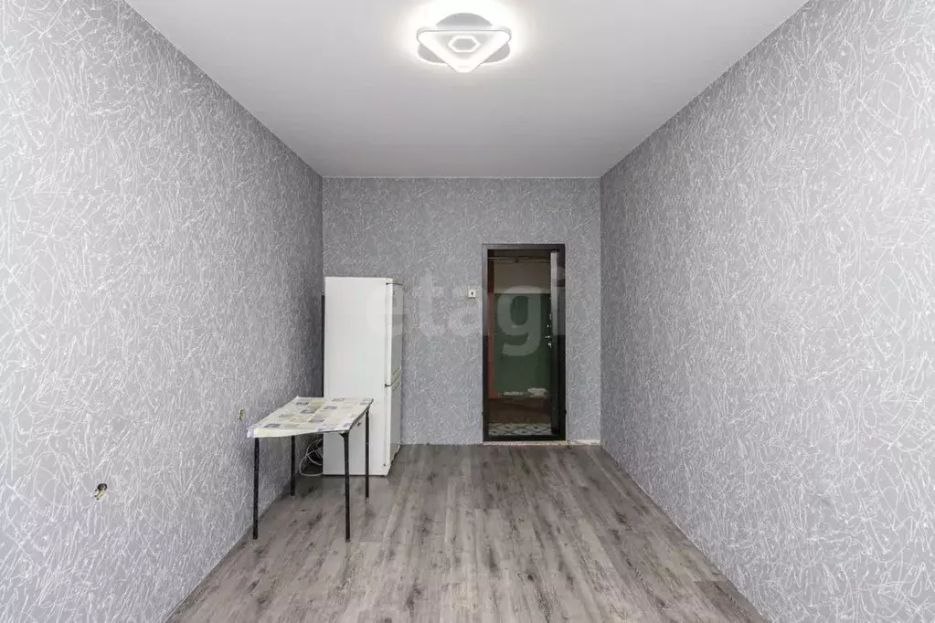 Комната Ханты-Мансийский АО, Сургут проезд Первопроходцев, 2 (13.9 м) - Фото 1