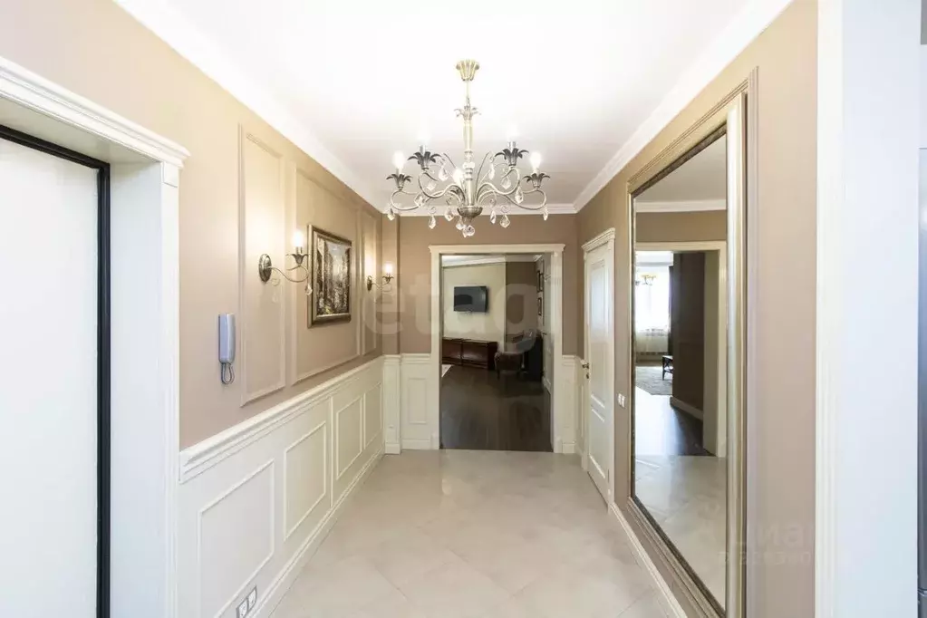 2-к кв. Тюменская область, Тюмень Комсомольская ул., 75 (98.0 м) - Фото 1