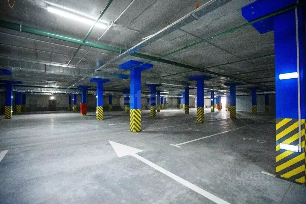Гараж в Тюменская область, Тюмень ул. Федюнинского, 64 (18 м) - Фото 0