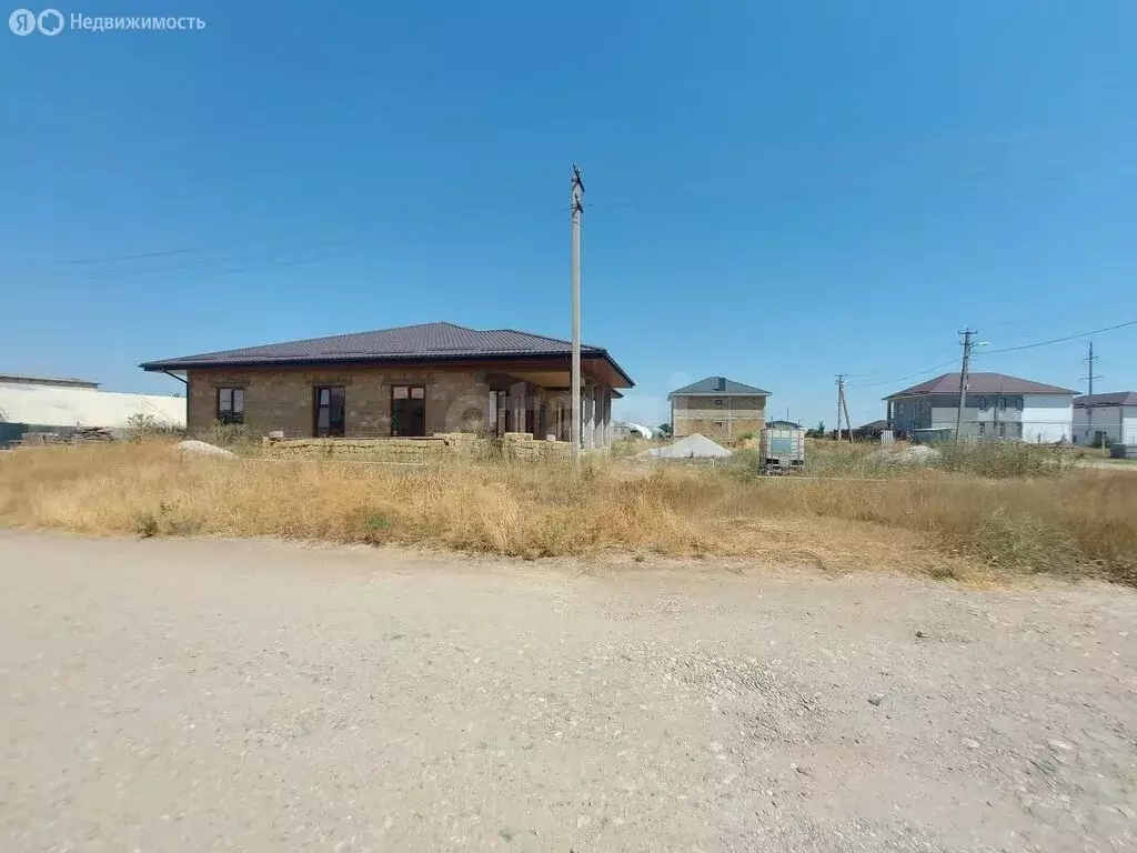 Дом в Гвардейское, улица Достлук (215 м) - Фото 1
