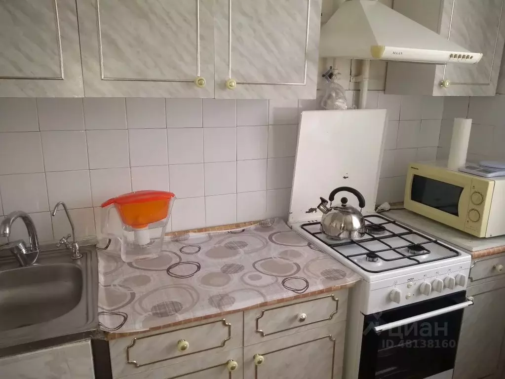 2-к кв. Чувашия, Чебоксары Мясокомбинатский проезд, 8к1 (50.6 м) - Фото 0