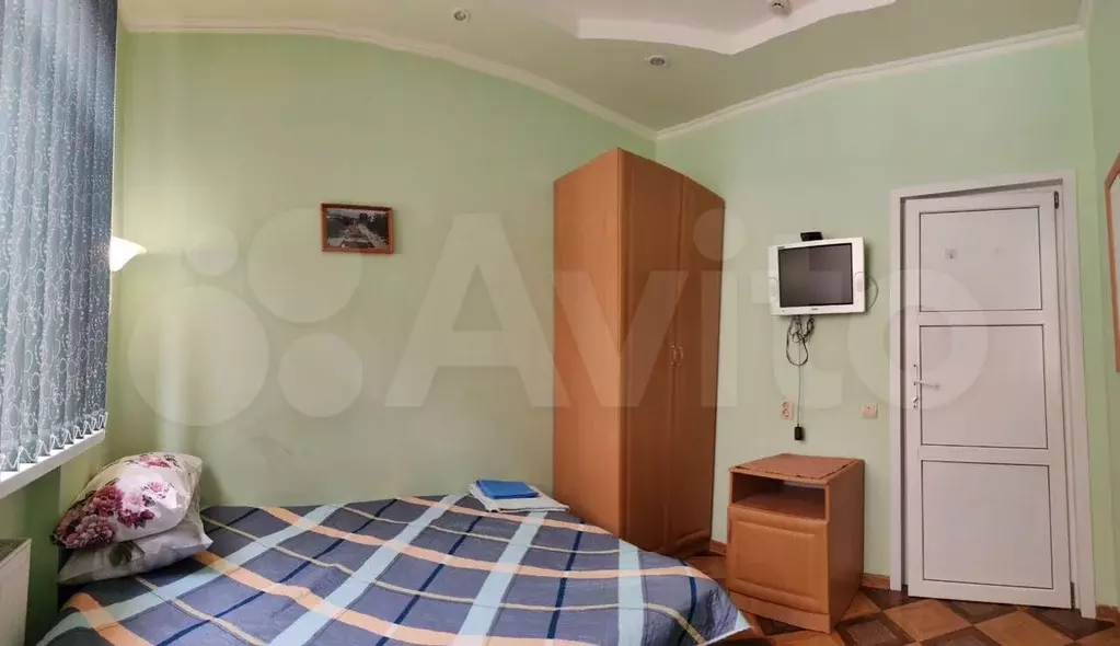 Комната 10 м в 8-к., 1/1 эт. - Фото 1