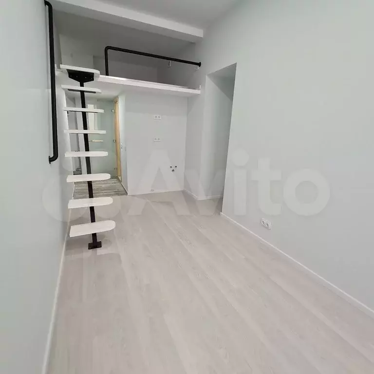 Доля в квартира-студии, 30 м, 2/4 эт. - Фото 0
