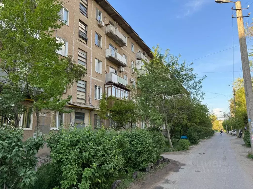 2-к кв. Волгоградская область, Волжский ул. Энгельса, 21 (43.6 м) - Фото 0
