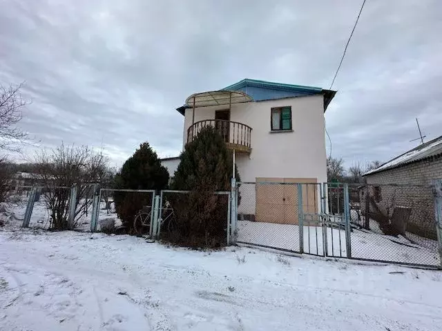 Дом в Волгоградская область, Среднеахтубинский район, Фрунзенское ... - Фото 1