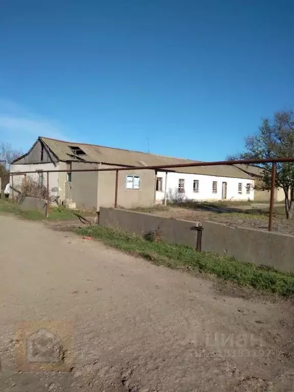 2-к кв. Крым, Джанкойский район, с. Крымка ул. Школьная, 12 (61.9 м) - Фото 0