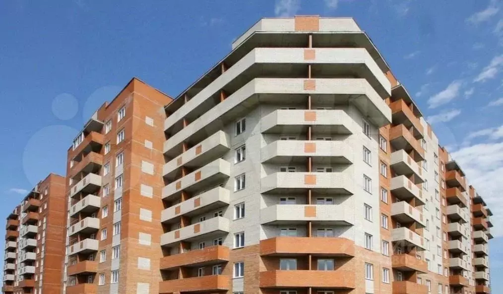 2-к кв. Омская область, Омск ул. 1-ой Красной Звезды, 79 (79.2 м) - Фото 0