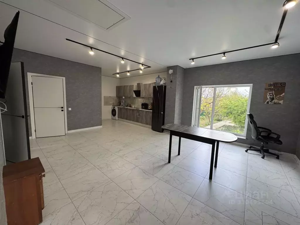 Дом в Крым, Симферополь ул. Дружбы, 36 (150 м) - Фото 2