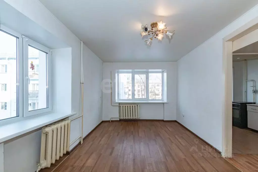 2-к кв. Омская область, Омск Нефтезаводская ул., 10 (37.5 м) - Фото 1