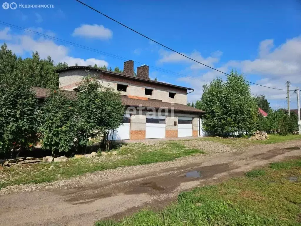 Дом в Тукаевский район, деревня Азьмушкино (400 м) - Фото 1