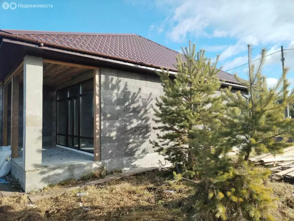 Дом в Свердловская область, муниципальный округ Заречный, деревня ... - Фото 1