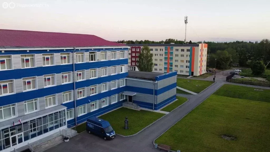 4-комнатная квартира: посёлок Беседа, 4 (73 м) - Фото 1