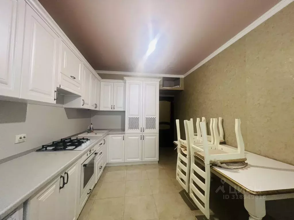 2-к кв. Кабардино-Балкария, Нальчик ул. Тарчокова, 27 (72.0 м) - Фото 0
