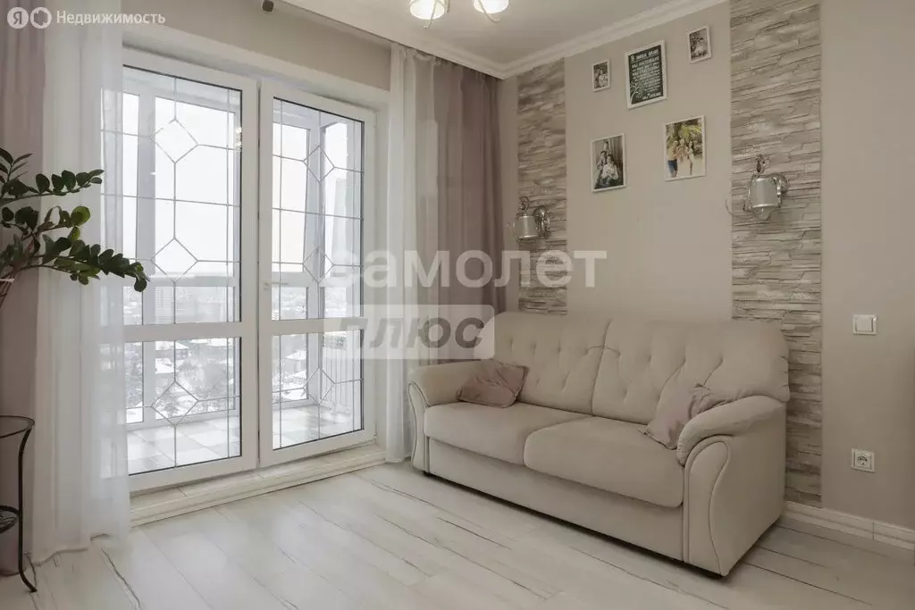 3-комнатная квартира: Иркутск, Зимняя улица, 1/4 (62 м) - Фото 1