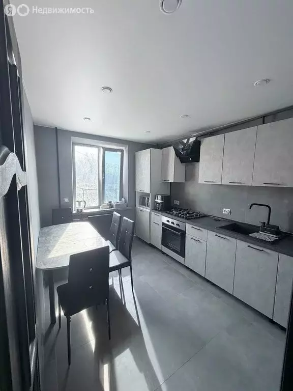 1-комнатная квартира: посёлок городского типа Смышляевка, Первомайская ... - Фото 1