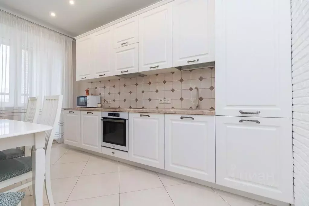 2-к кв. Омская область, Омск ул. Красный Путь, 105к2 (55.0 м) - Фото 1