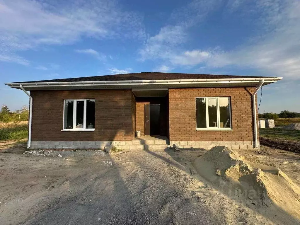 Коттедж в Белгородская область, Старооскольский городской округ, с. ... - Фото 1