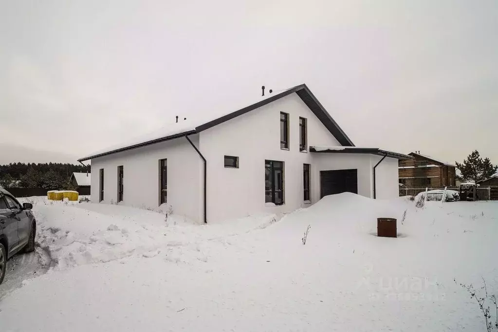 Дом в Омская область, Омский район муниципальный округ, с. Надеждино ... - Фото 1