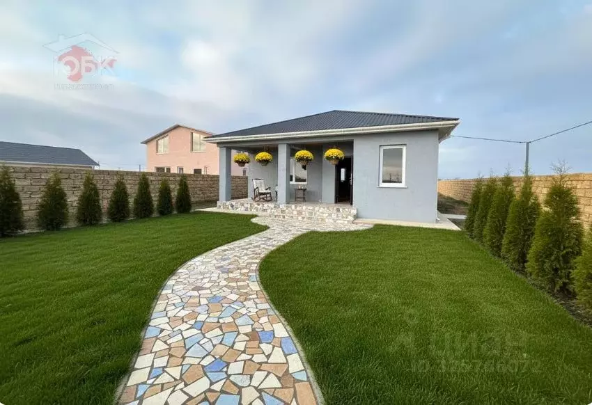 Коттедж в Крым, Сакский район, Молочненское с/пос, с. Абрикосовка ул. ... - Фото 1