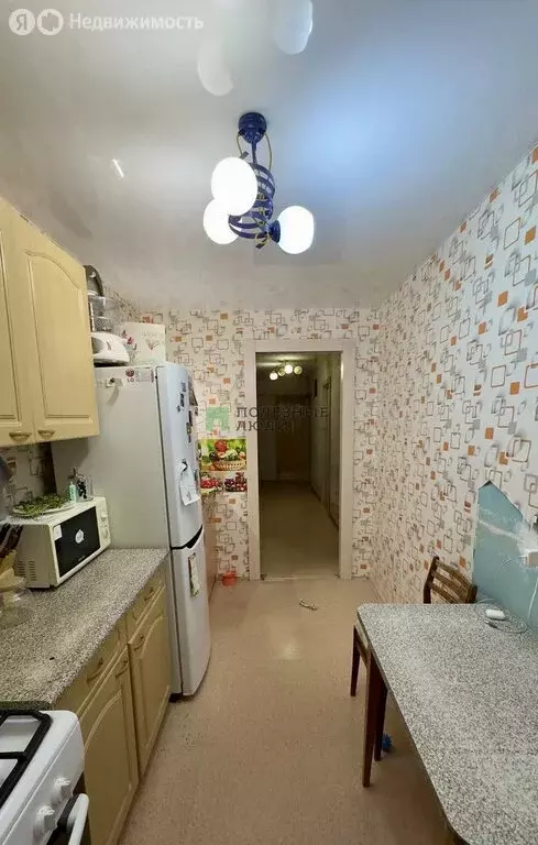 3-комнатная квартира: Ижевск, улица имени Татьяны Барамзиной, 28 (60 ... - Фото 2