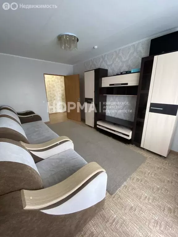 1-комнатная квартира: Октябрьский, улица Чкалова, 18 (39.2 м) - Фото 0