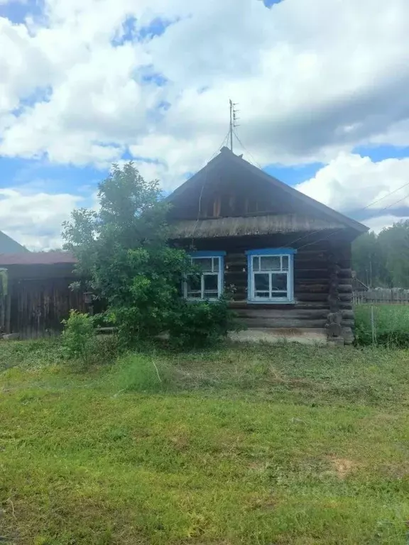 Дом в Свердловская область, Ачитский муниципальный округ, пос. ... - Фото 1