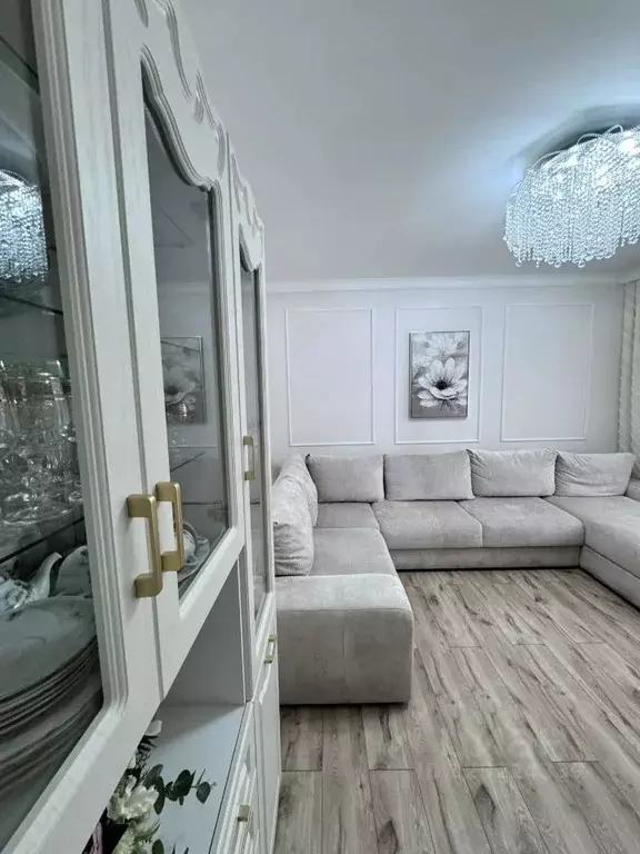 2-к кв. Самарская область, Самара ул. Антонова-Овсеенко, 59В (80.0 м) - Фото 1