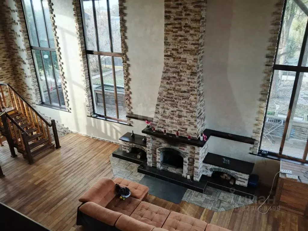 Дом в Астраханская область, Камызякский район, с. Чаган Восточная ул., ... - Фото 1