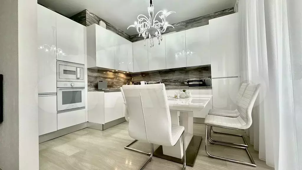 3-к. квартира, 90 м, 24/24 эт. - Фото 1