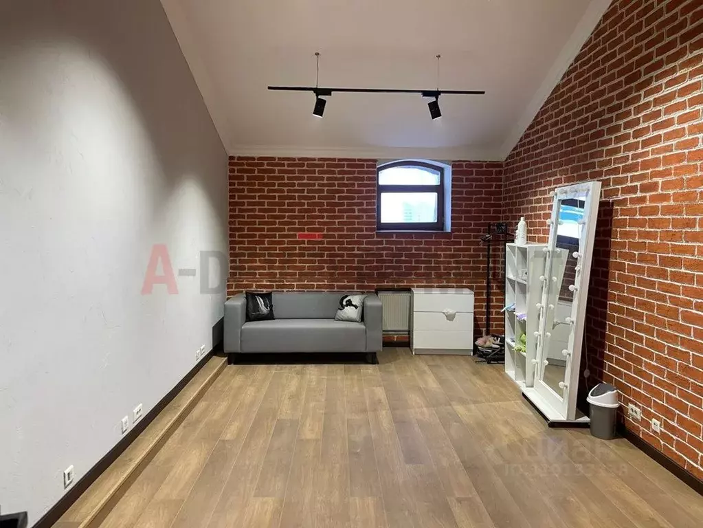 Офис в Татарстан, Казань ул. Шигабутдина Марджани, 24 (22 м) - Фото 0