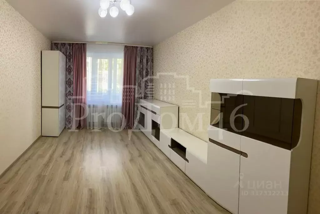 3-к кв. Курская область, Курск просп. Хрущева, 28 (75.9 м) - Фото 1