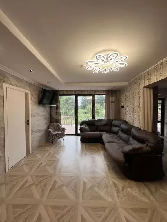 Дом в Сахалинская область, Южно-Сахалинск Рязанская ул., 2Г (198 м) - Фото 1