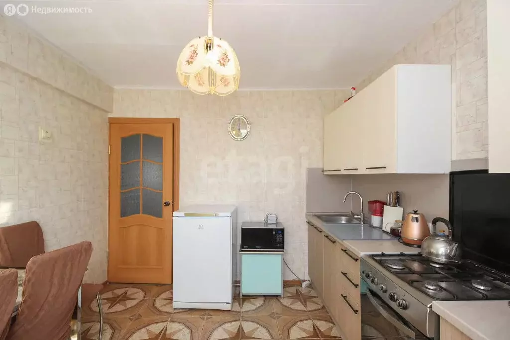 3-комнатная квартира: Омск, Куломзинская улица, 70 (68.6 м) - Фото 1