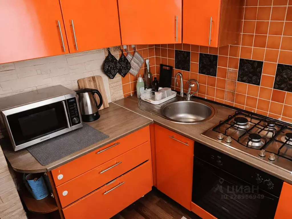 3-к кв. Омская область, Омск Заозерный мкр, ул. Сергея Тюленина, 1а ... - Фото 2