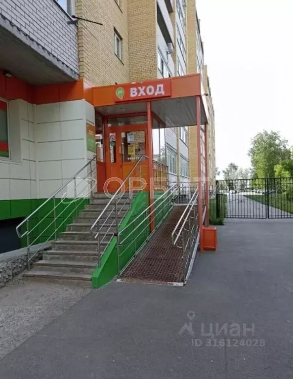 Помещение свободного назначения в Тюменская область, Тюмень ул. ... - Фото 0