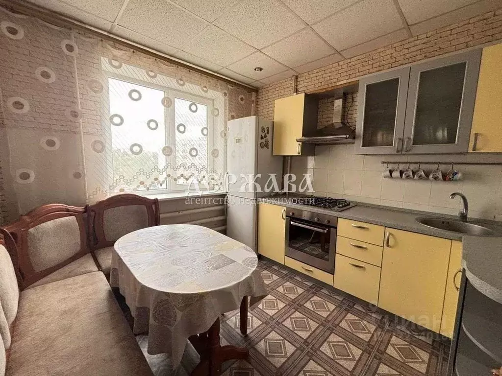 3-к кв. Белгородская область, Старый Оскол ул. Свердлова, 25 (63.1 м) - Фото 2