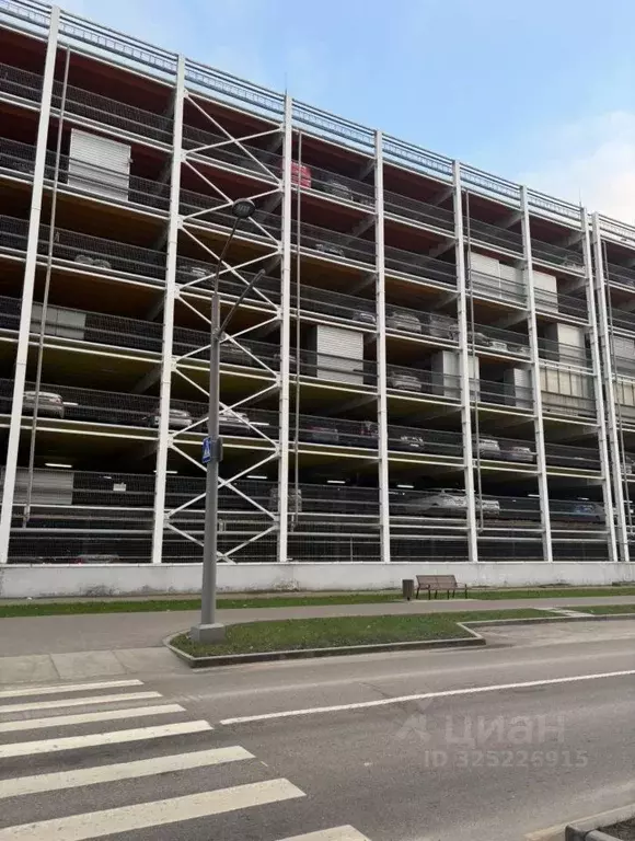 Гараж в Москва Большая Очаковская ул., 7 (13 м) - Фото 1