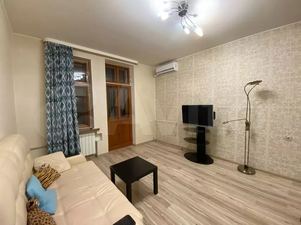 2-к. квартира, 60 м, 2/5 эт. - Фото 1