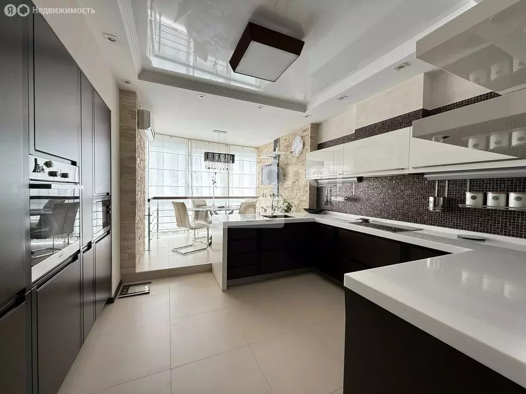 3-комнатная квартира: Ижевск, улица 10 лет Октября, 17 (89.2 м) - Фото 0