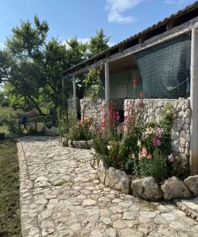 Дом в Крым, Черноморский район, Оленевское с/пос, с. Оленевка ул. ... - Фото 1