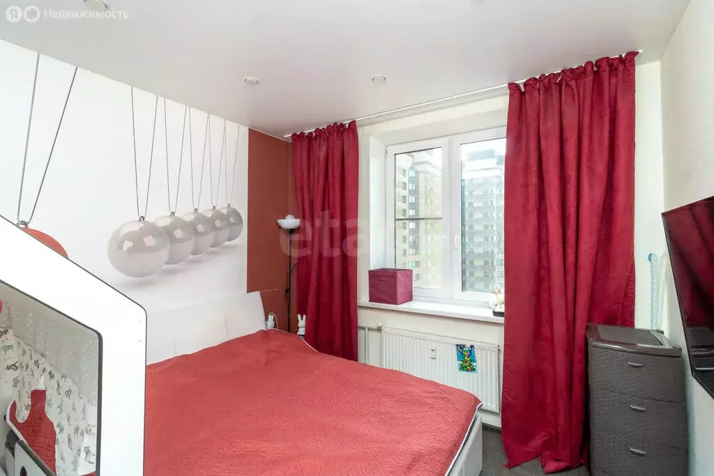3-комнатная квартира: Тюмень, улица Тимофея Чаркова, 81 (72.3 м) - Фото 1
