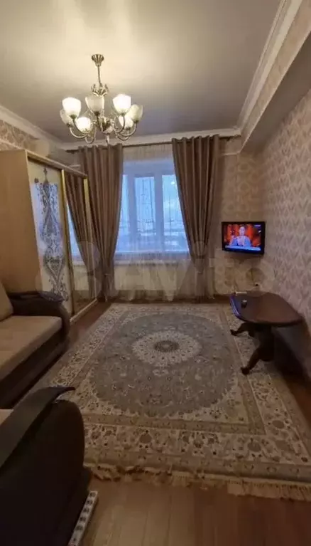 1-к. квартира, 42 м, 9/9 эт. - Фото 0