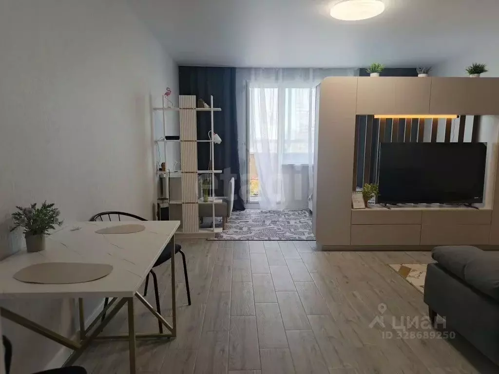 Студия Новосибирская область, Новосибирск ул. Плющихинская, 1к8 (39.0 ... - Фото 1