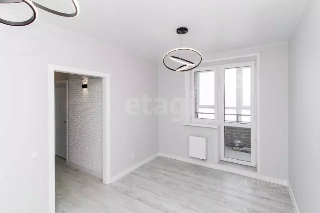 2-к кв. Тюменская область, Тюмень Дамбовская ул., 29к1 (50.8 м) - Фото 0