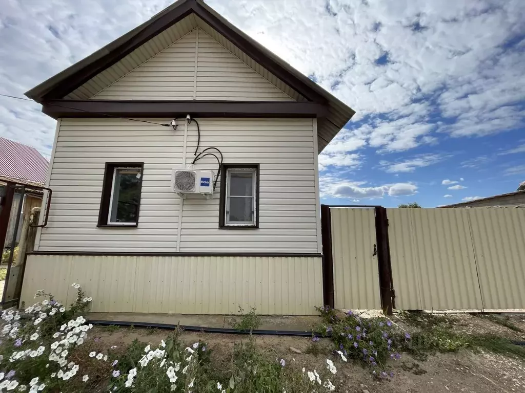 Дом в Волгоградская область, Светлоярский район, с. Райгород Советская ... - Фото 1